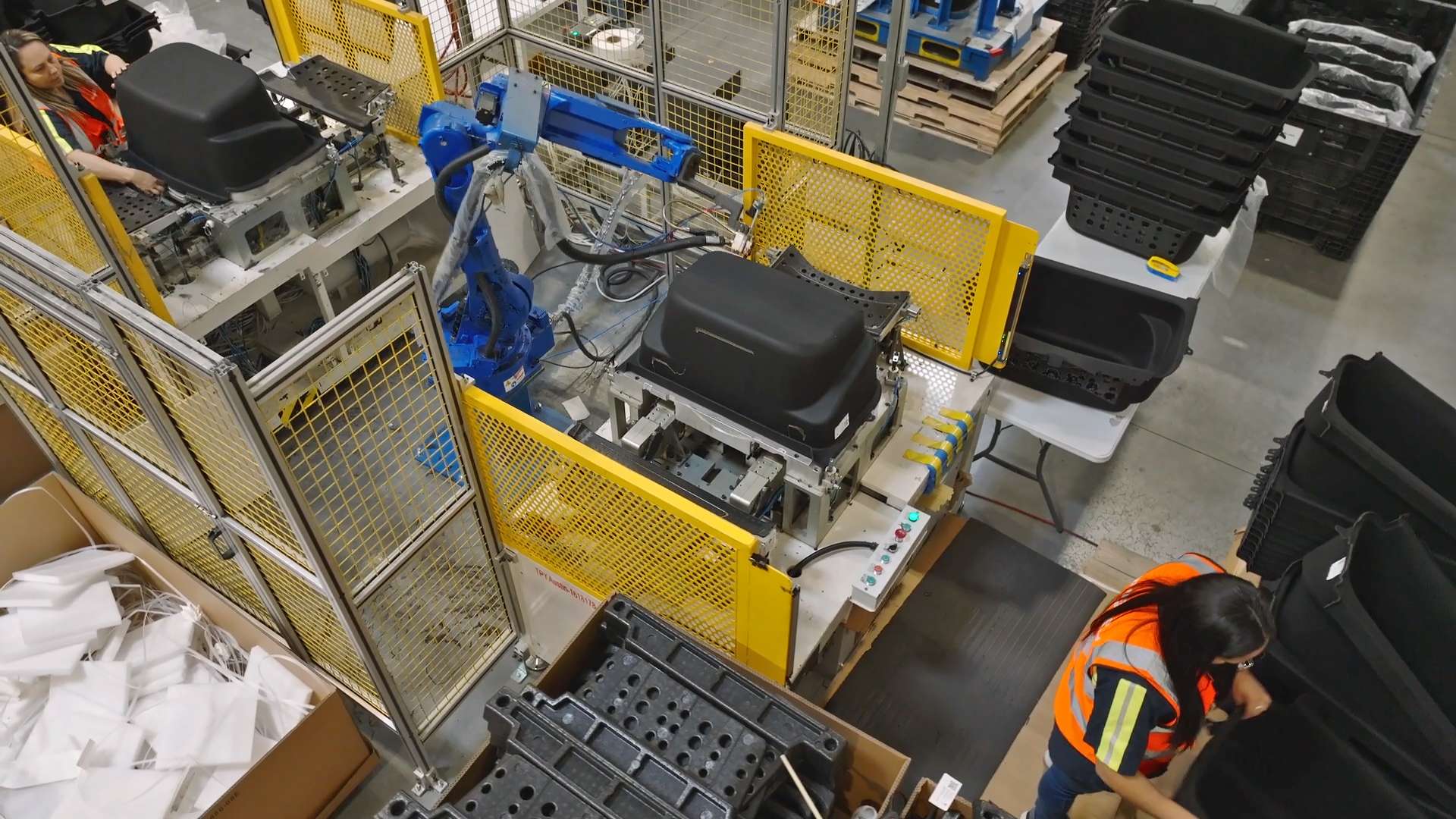 Austin-warehouse-robot2-high-rez Ocean Freight_Singapore_Contract Logistics